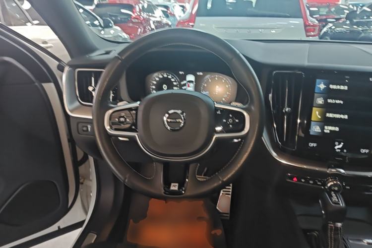 Used Volvo XC60 2018 T5 4x4 Smart & Sporty Edition Steering Wheel