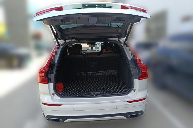 Used Volvo XC60 2018 T5 4x4 Smart & Sporty Edition Trunk