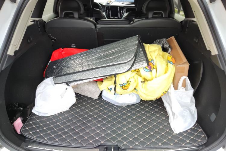 Used Volvo XC60 2018 T5 4x4 Zhiyi Edition Trunk