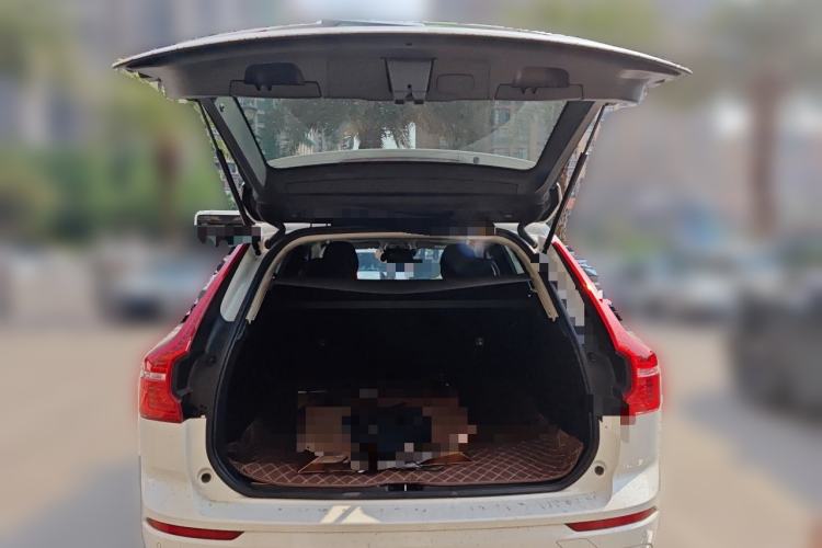 Used Volvo XC60 2018 T5 4x4 Zhiyi Edition Trunk