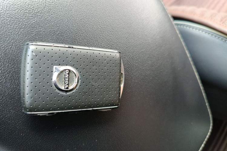Used Volvo XC60 2018 T5 4x4 Smart & Sporty Edition Vehicle Key