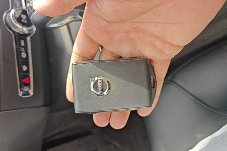 Used Volvo XC60 2018 T5 4x4 Smart Edition Vehicle Key
