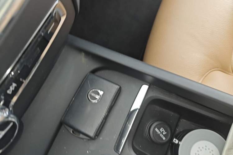 Used Volvo XC60 2018 T5 4x4 Zhiyi Edition Vehicle Key