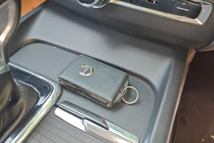Used Volvo XC60 2018 T5 4x4 Smart Edition Vehicle Key
