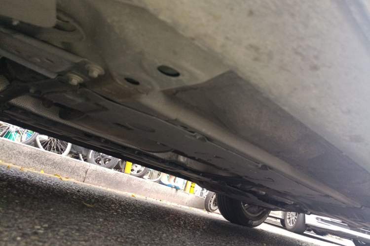 Used Volvo XC60 2018 T5 4x4 Zhiyi Edition Chassis Front Left