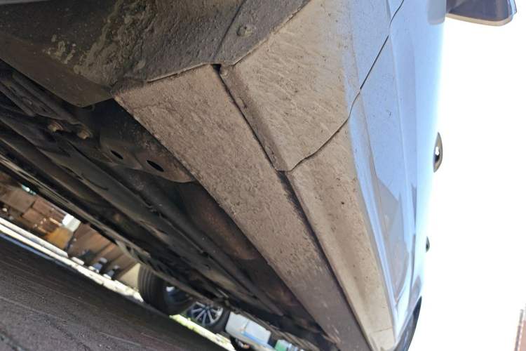 Used Volvo XC60 2018 T5 4x4 Zhiya Sport Edition Chassis Front Left