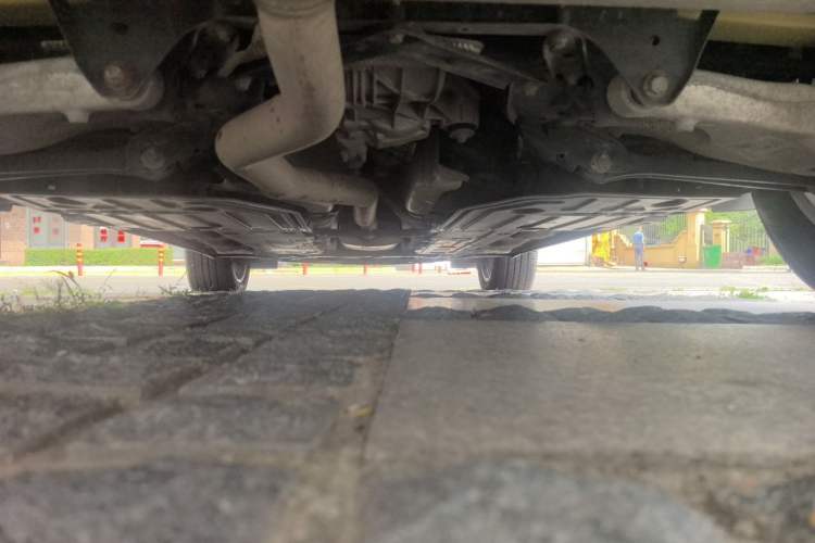 Used Volvo XC60 2018 T5 4x4 Zhiyi Edition Chassis Rear
