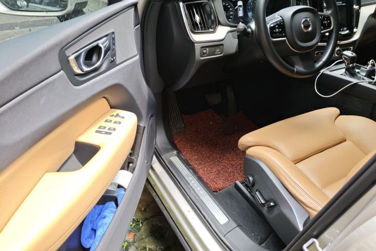 Used Volvo XC60 2018 T5 4x4 Zhiya Luxury Edition Driver Seat