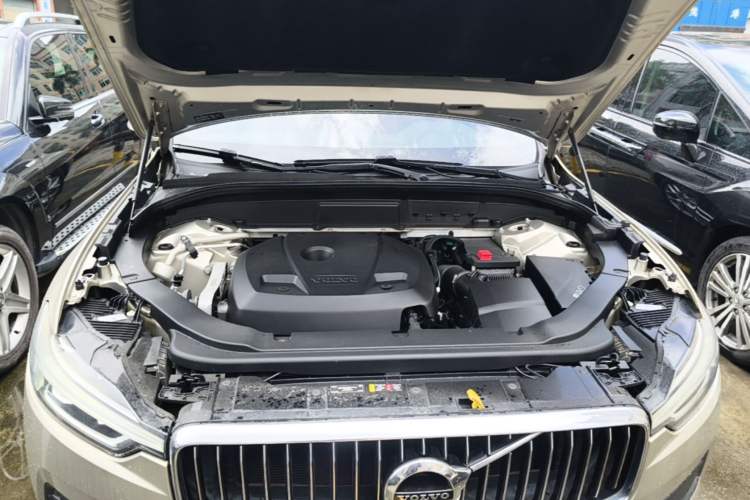 Used Volvo XC60 2018 T5 4x4 Zhiyi Edition Engine Bay