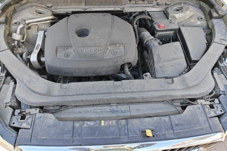 Used Volvo XC60 2018 T5 4x4 Zhiya Sport Edition Engine Bay