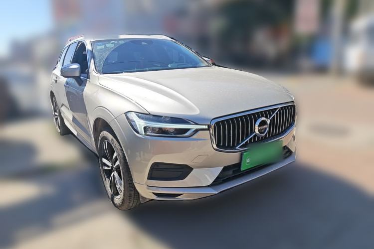 Used Volvo XC60 2018 T5 4x4 Zhiya Sport Edition Front Right 45 Deg
