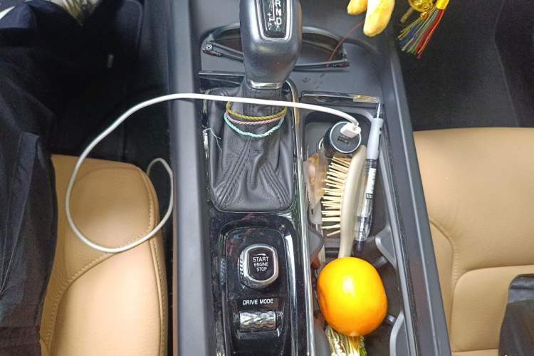 Used Volvo XC60 2018 T5 4x4 Zhiyi Edition Gear Lever