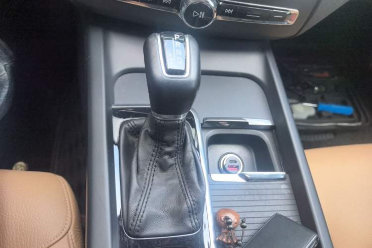 Used Volvo XC60 2018 T5 4x4 Zhiyi Edition Gear Lever