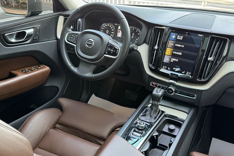 Used Volvo XC60 2018 T5 4x4 Zhiya Luxury Edition Interior 10