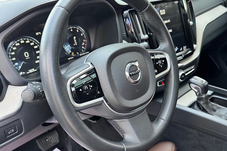 Used Volvo XC60 2018 T5 4x4 Zhiya Luxury Edition Interior 12