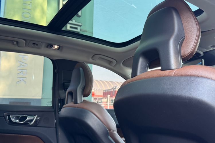 Used Volvo XC60 2018 T5 4x4 Zhiya Luxury Edition Interior 4
