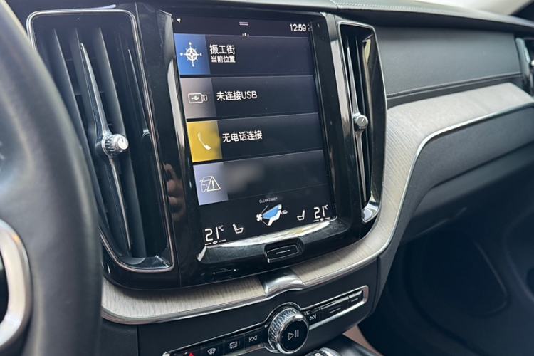 Used Volvo XC60 2018 T5 4x4 Zhiya Luxury Edition Interior 8