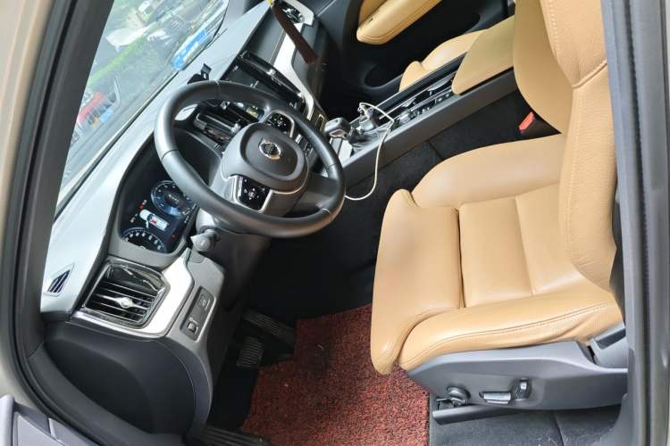 Used Volvo XC60 2018 T5 4x4 Zhiya Luxury Edition Left Front Seat