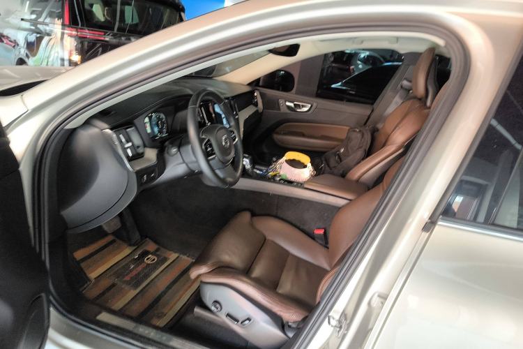 Used Volvo XC60 2018 T5 4x4 Zhiya Luxury Edition Left Front Seat