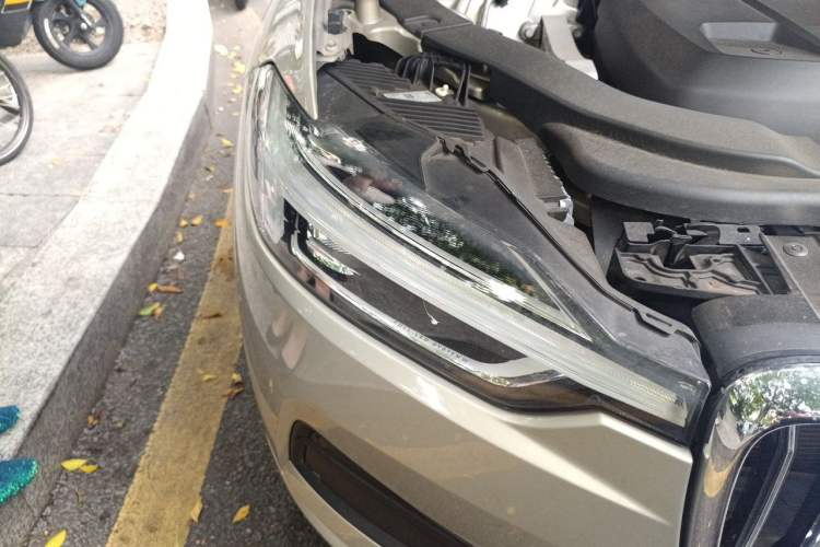 Used Volvo XC60 2018 T5 4x4 Zhiyi Edition Right Front Headlight