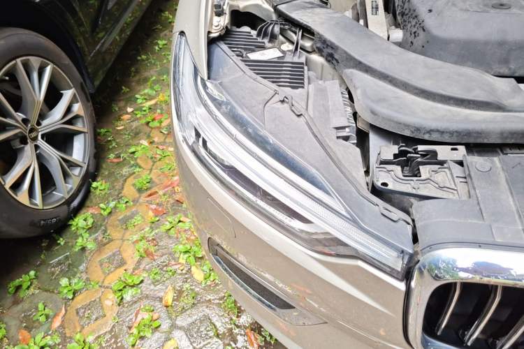 Used Volvo XC60 2018 T5 4x4 Zhiya Luxury Edition Right Front Headlight