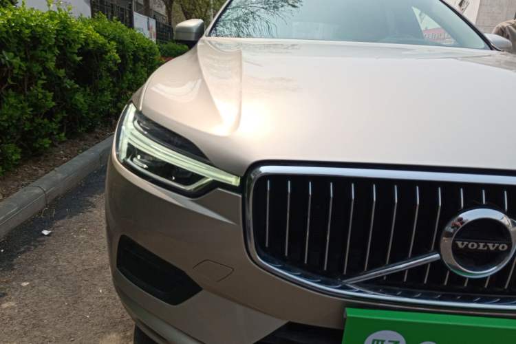 Used Volvo XC60 2018 T4 Zhiyi Edition Right Front Headlight