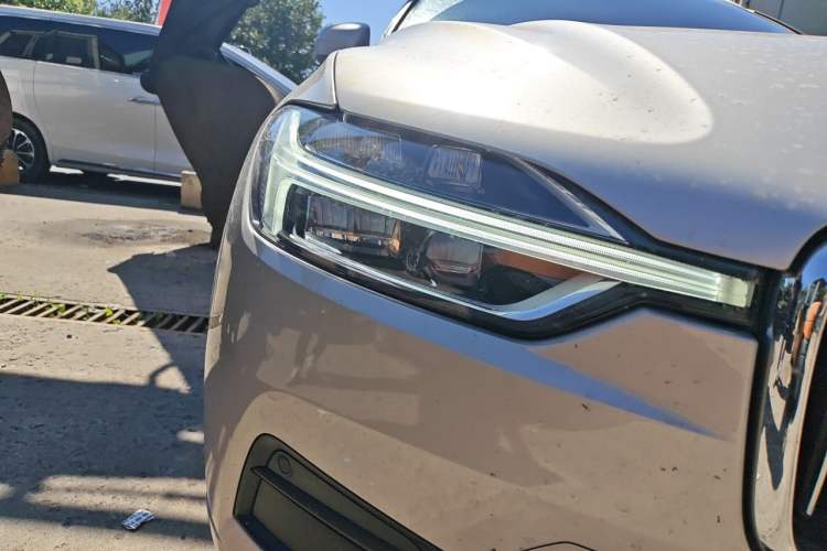 Used Volvo XC60 2018 T5 4x4 Zhiya Sport Edition Right Front Headlight