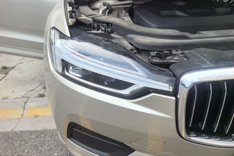 Used Volvo XC60 2018 T5 4x4 Zhiyi Edition Right Front Headlight
