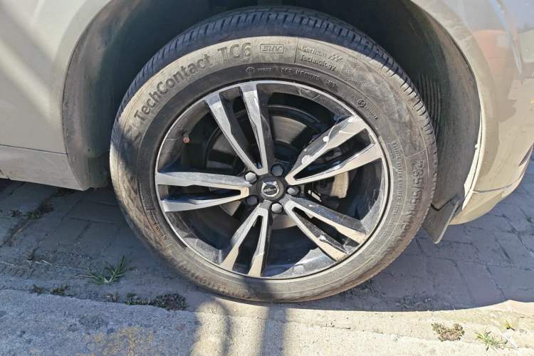 Used Volvo XC60 2018 T5 4x4 Zhiya Sport Edition Right Front Wheel Hub