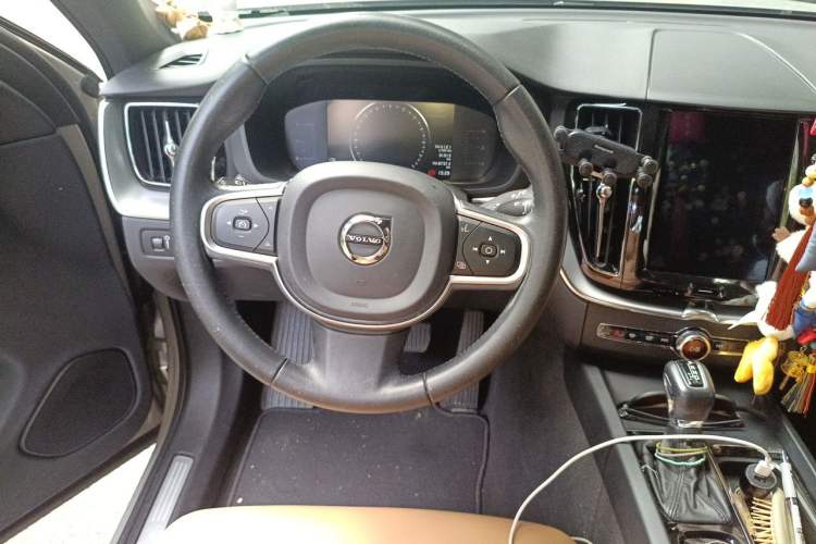 Used Volvo XC60 2018 T5 4x4 Zhiyi Edition Steering Wheel