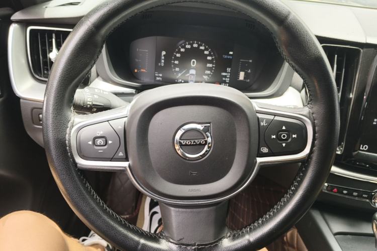 Used Volvo XC60 2018 T5 4x4 Zhiyi Edition Steering Wheel