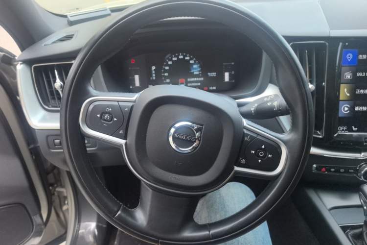 Used Volvo XC60 2018 T5 4x4 Zhiyi Edition Steering Wheel
