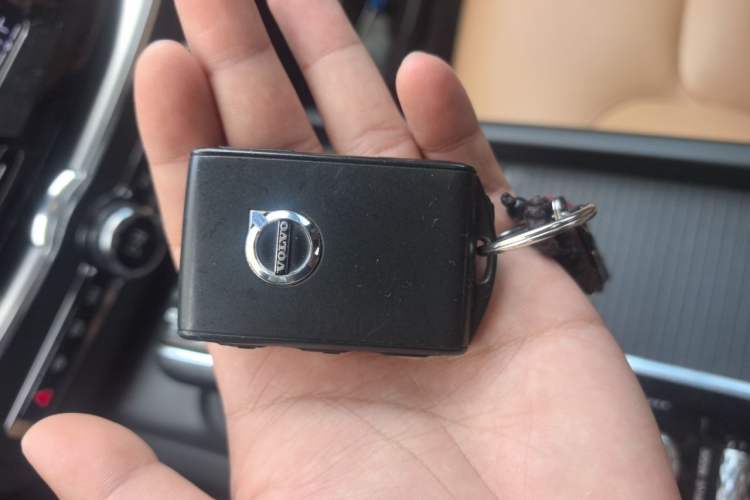 Used Volvo XC60 2018 T5 4x4 Zhiyi Edition Vehicle Key