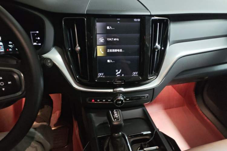 Used Volvo XC60 2019 T5 4x4 Smart Edition China VI Standard Audio And AC Panel