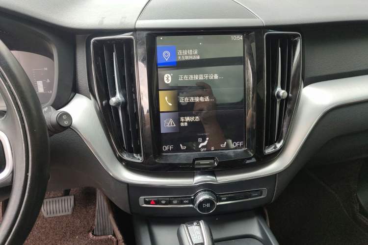 Used Volvo XC60 2019 T5 4x4 Smart Edition China VI Standard Audio And AC Panel