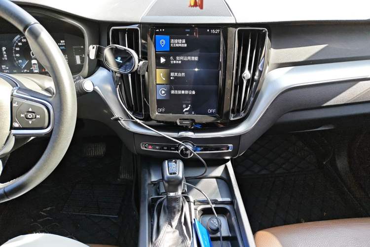 Used Volvo XC60 2019 T5 4x4 Smart Edition China VI Standard Audio And AC Panel