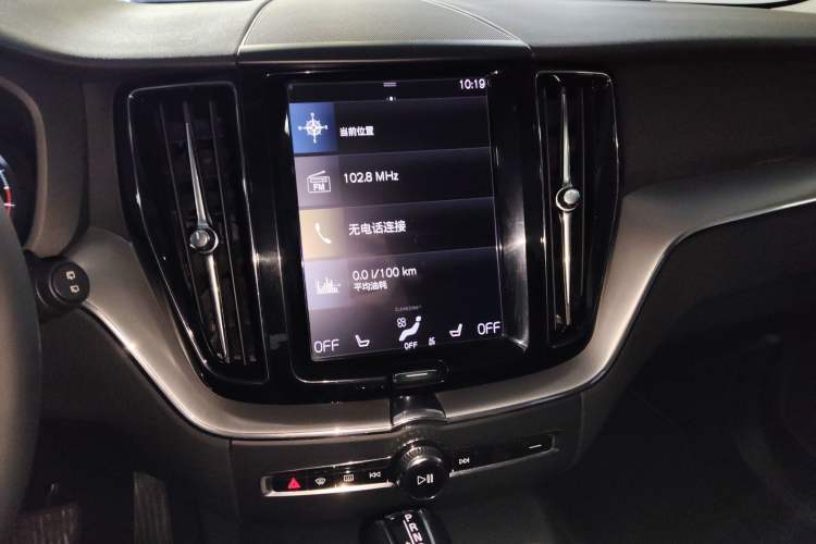 Used Volvo XC60 2019 T5 4x4 Smart & Dynamic Sport Edition China VI Standard Audio And AC Panel