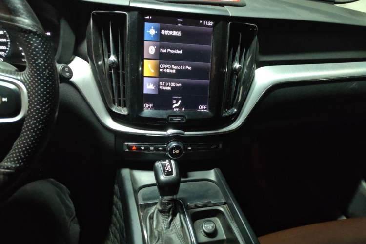Used Volvo XC60 2019 T5 4x4 Smart Edition China V Standard Audio And AC Panel