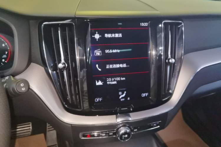 Used Volvo XC60 2019 T5 4x4 Zhiyuan Sport Edition China V Standard Audio And AC Panel