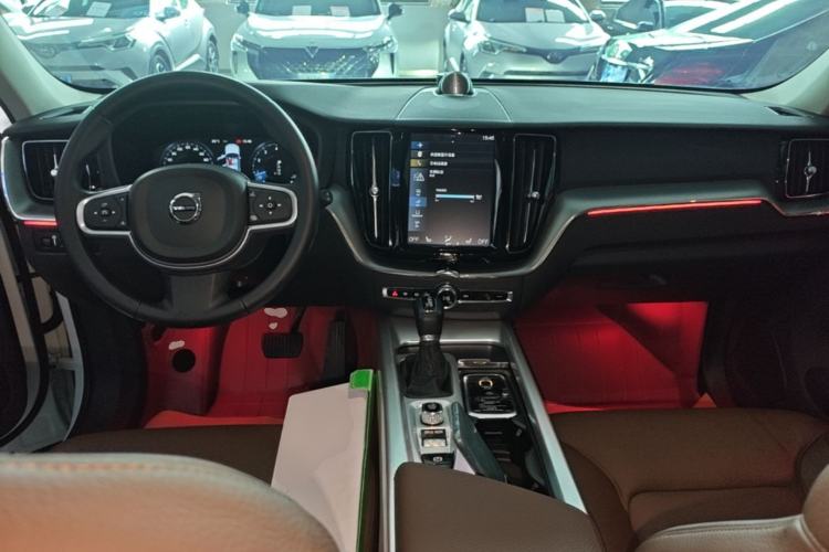 Used Volvo XC60 2019 T5 4x4 Smart Edition China V Standard Center Console