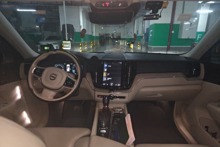 Used Volvo XC60 2019 T5 4x4 Zhiya Luxury Edition China V Standard Center Console