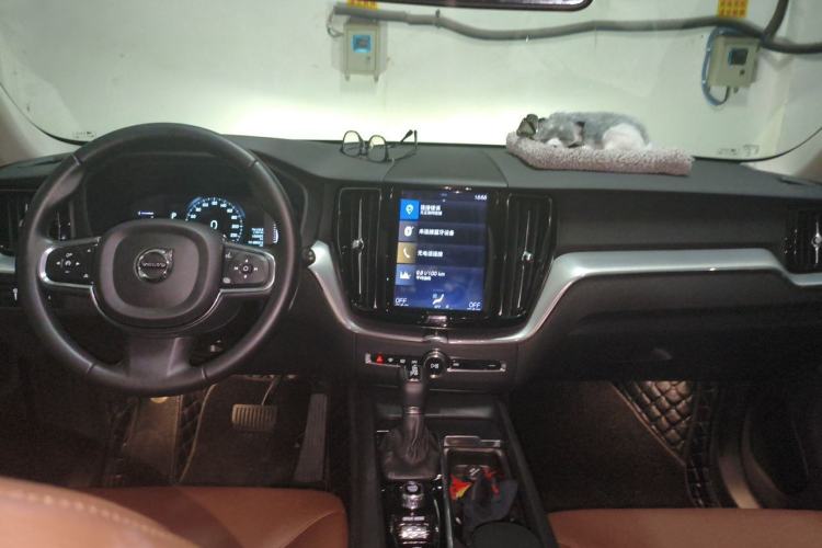 Used Volvo XC60 2019 T5 4x4 Smart Edition China V Standard Center Console
