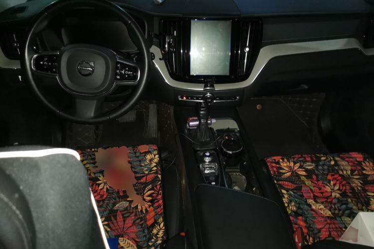 Used Volvo XC60 2019 T5 4x4 Smart Edition China V Standard Center Console