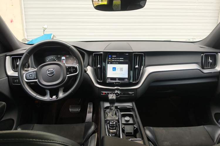 Used Volvo XC60 2019 T5 4x4 Zhiyuan Sport Edition China V Standard Center Console