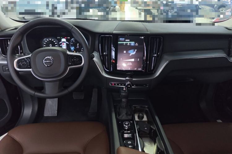 Used Volvo XC60 2019 T5 4x4 Zhiyuan Edition China VI Standard Center Console