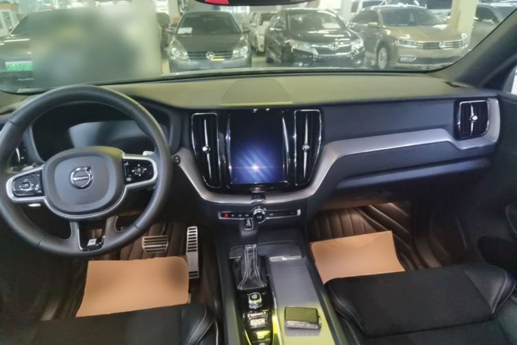 Used Volvo XC60 2019 T5 4x4 Zhiyuan Sport Edition China V Standard Center Console