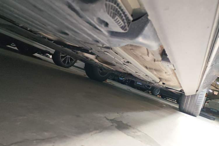 Used Volvo XC60 2019 T5 4x4 Smart Edition China VI Standard Chassis Rear Right