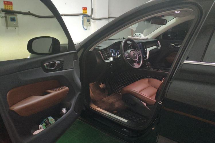 Used Volvo XC60 2019 T5 4x4 Smart Edition China V Standard Driver Seat