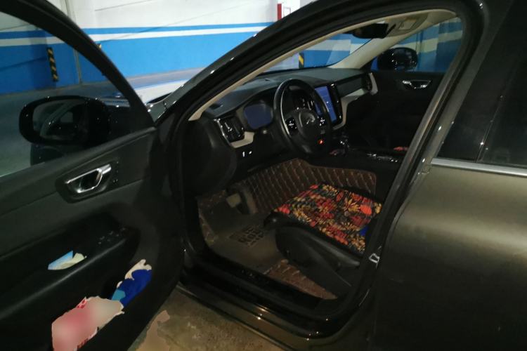 Used Volvo XC60 2019 T5 4x4 Smart Edition China V Standard Driver Seat