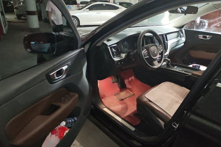 Used Volvo XC60 2019 T5 4x4 Smart Edition China VI Standard Driver Seat